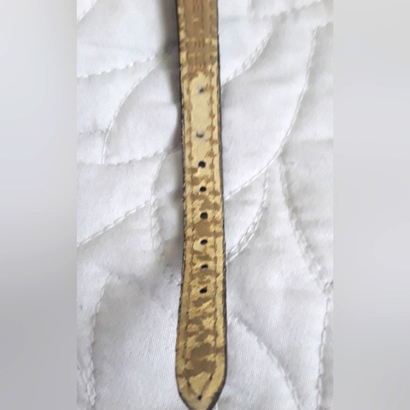 CLASSIC BURBERRY LEATHER BAND WATCH - Picture 13 of 16